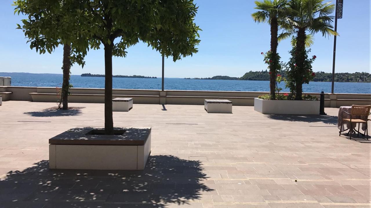 Hotel Diana Gardone Riviera Exterior foto